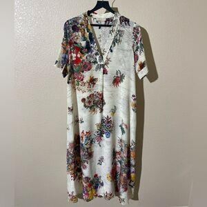 Momoni Elegant Silk Floral Maxi Dress